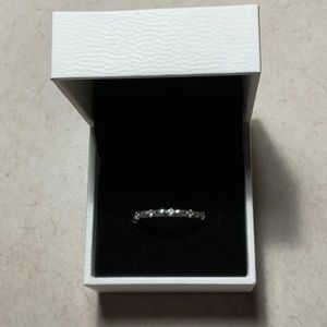 💜Pandora Flower Petals Band Ring💜